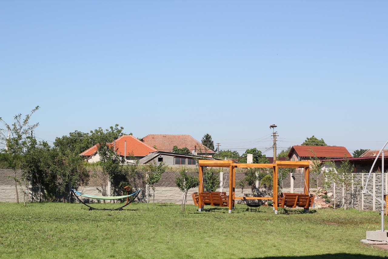 Pensiunea Gradina Verde Becicherecu Mic Exterior photo